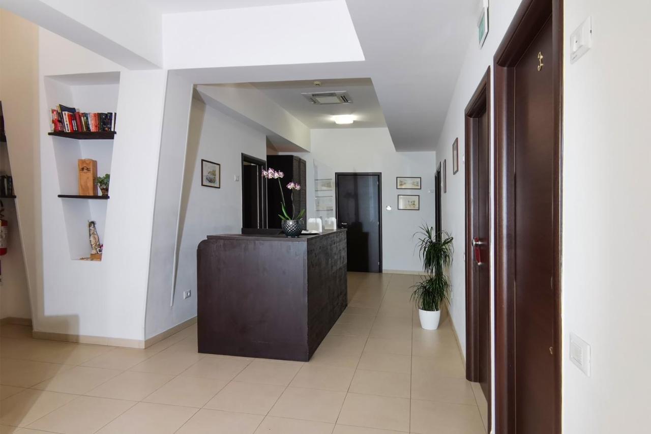 Hotel Poetto Cagliari Bagian luar foto