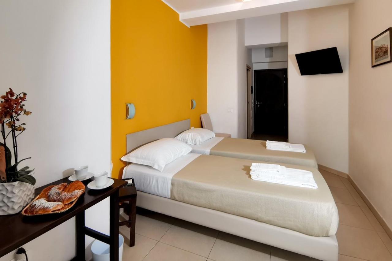 Hotel Poetto Cagliari Bagian luar foto