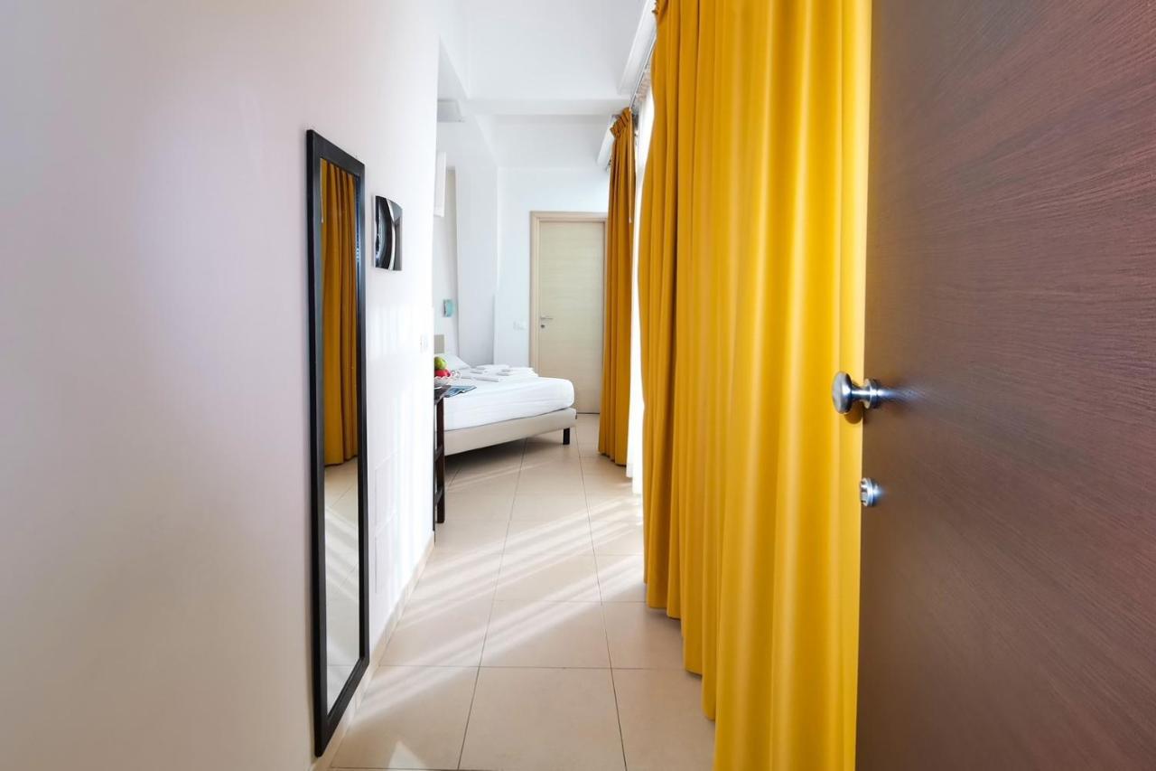 Hotel Poetto Cagliari Bagian luar foto